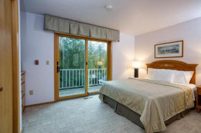 Relaxing Busy Bee C-7 by Simple Life Rentals